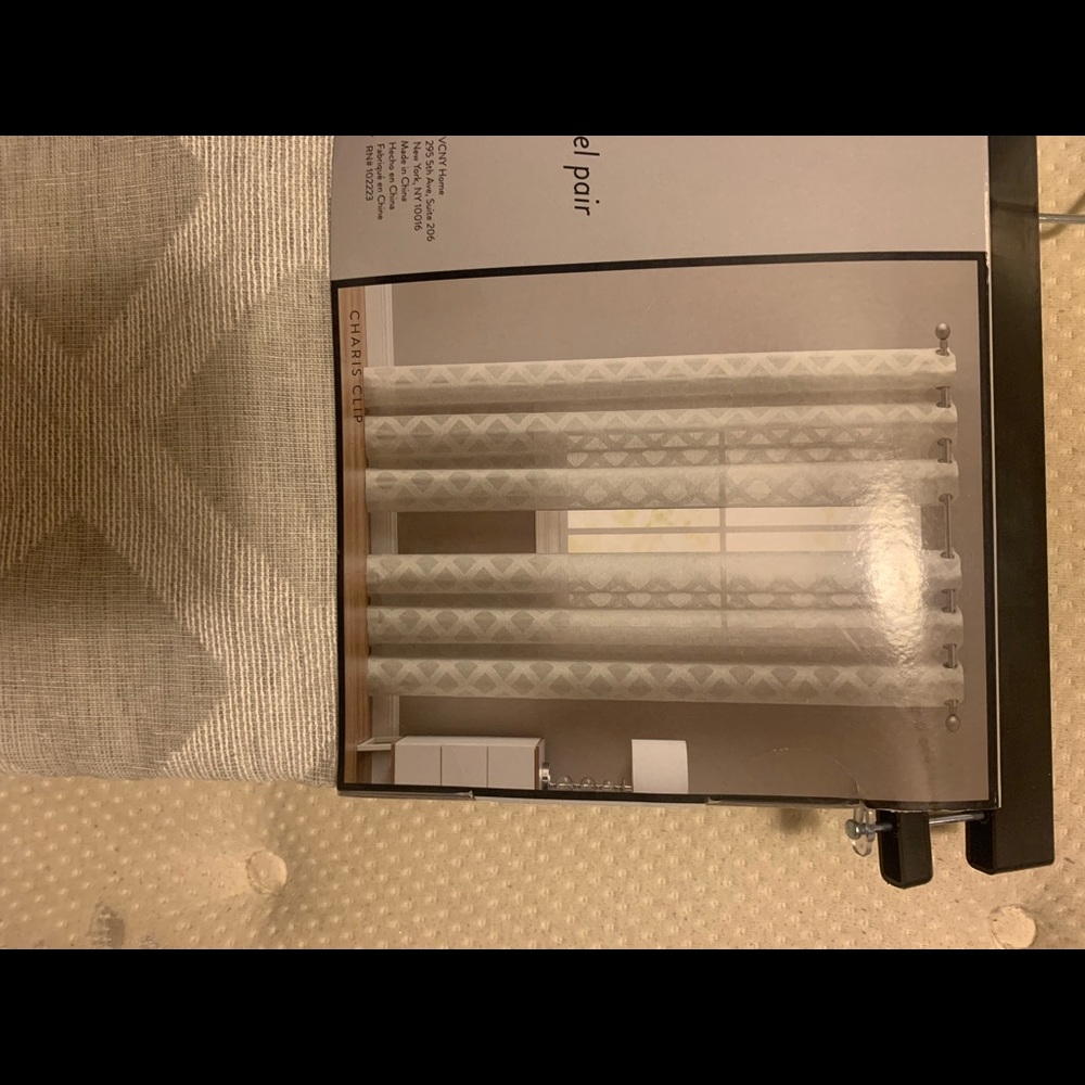 Curtains. - Picture 3 of 4